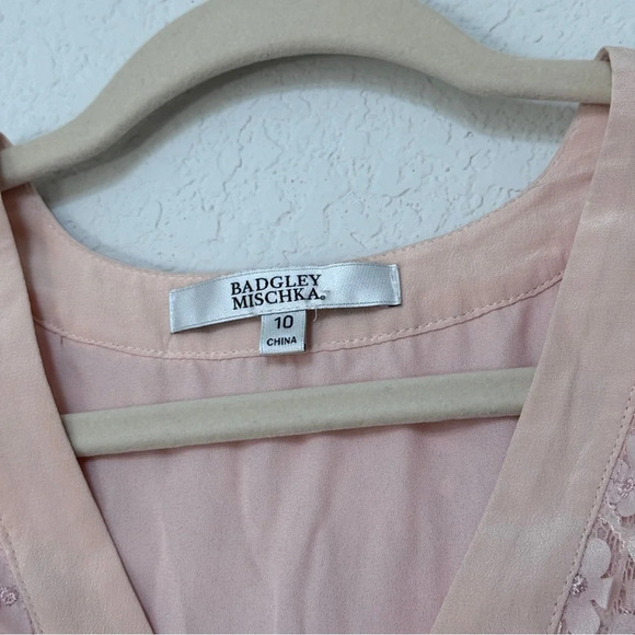 Badgley Mishka 3D Flower Embellished Floral Applique Baby Pink Lace Top Size 10 - Picture 3 of 13